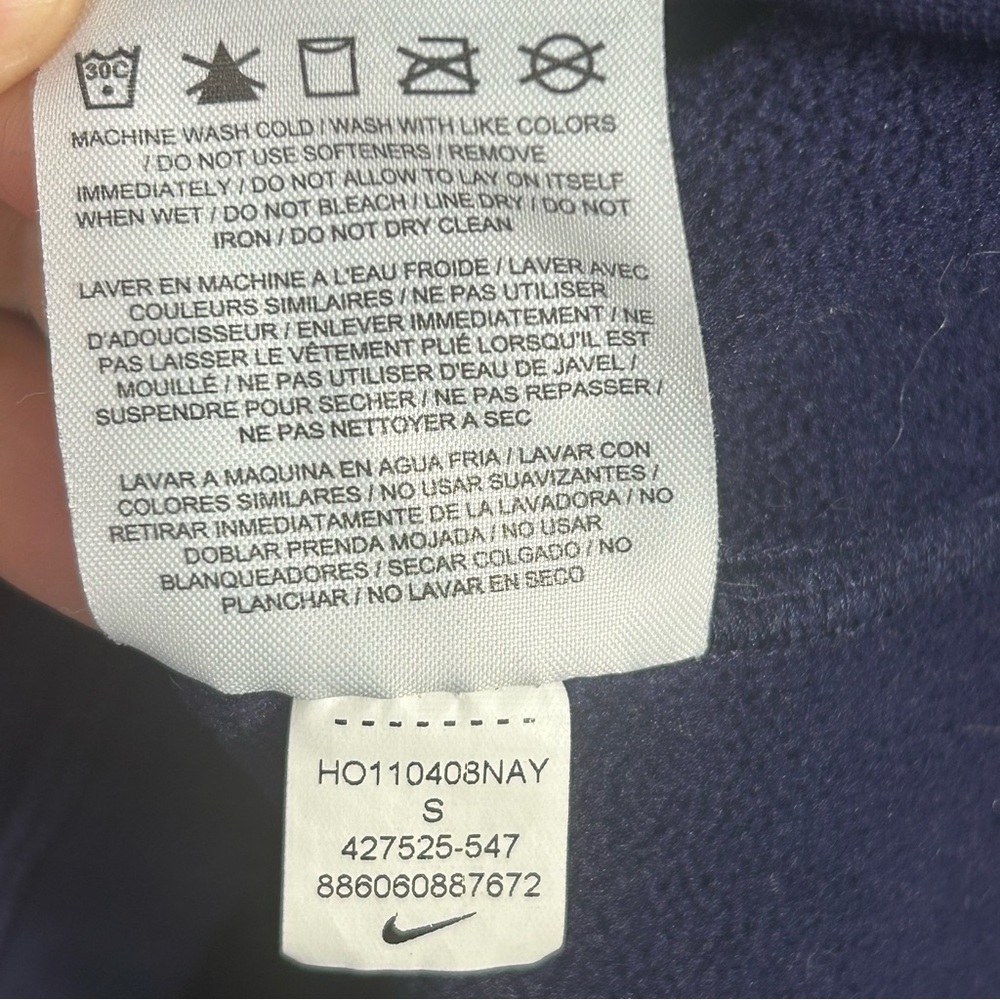 Nike Therma Fit Livestrong Sweater Hoodie Sweatshirt Navy Blue; Women’s Sz Small - Picture 16 of 16